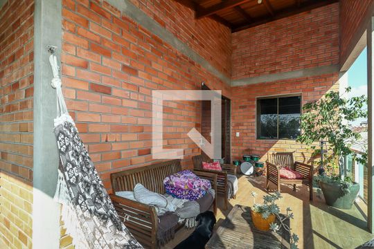 Varanda de casa à venda com 3 quartos, 130m² em Jardim Floresta, Porto Alegre