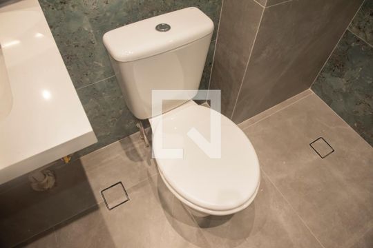 Banheiro de kitnet/studio à venda com 1 quarto, 26m² em Vila da Saúde, São Paulo