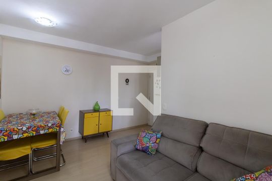 Sala de apartamento à venda com 3 quartos, 56m² em Jardim Cocaia, Guarulhos