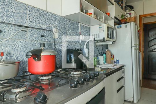 Cozinha de apartamento à venda com 1 quarto, 35m² em Jardim Dona Leopoldina, Porto Alegre