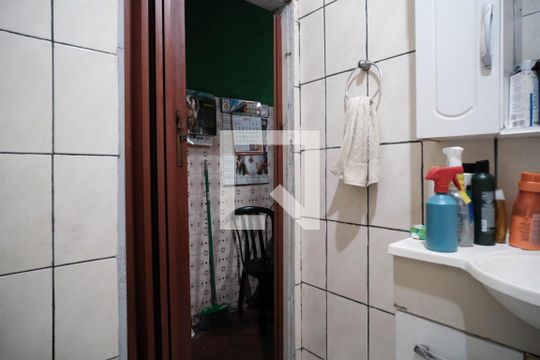 Banheiro de casa para alugar com 4 quartos, 150m² em Jardim Três Marias, São Paulo