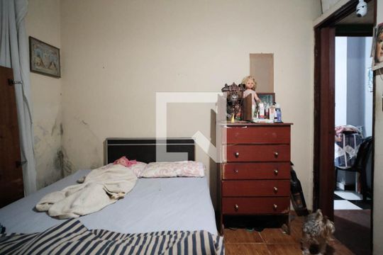 Quarto 2 de casa para alugar com 4 quartos, 150m² em Jardim Três Marias, São Paulo