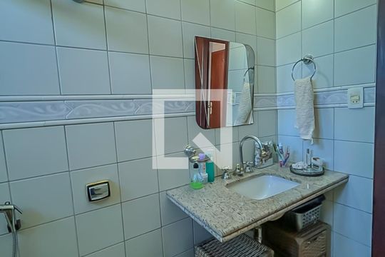 Banheiro Suíte de casa de condomínio à venda com 5 quartos, 800m² em Bela Vista, Lagoa Santa