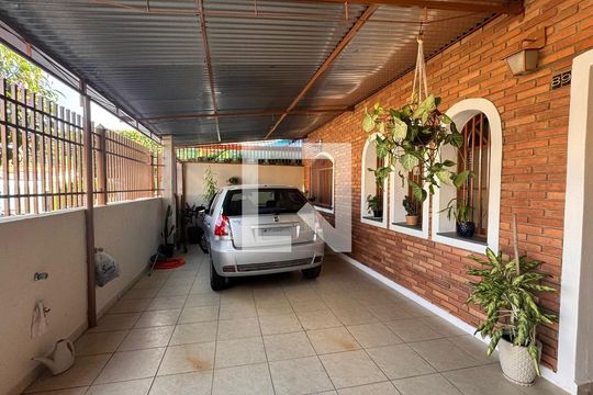 Garagem de casa à venda com 3 quartos, 110m² em Jardim Santa Eudoxia, Campinas