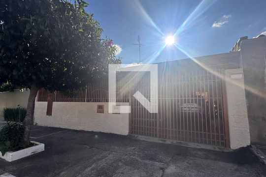 Fachada de casa à venda com 3 quartos, 110m² em Jardim Santa Eudoxia, Campinas
