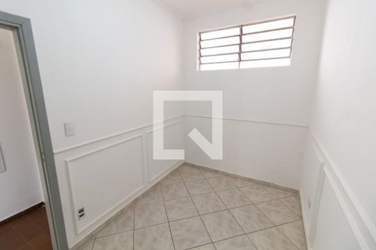 Escritório de casa para alugar com 4 quartos, 191m² em Nova Campinas, Campinas