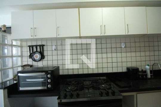 Cozinha e Área de Serviço de apartamento para alugar com 4 quartos, 197m² em Pituba, Salvador