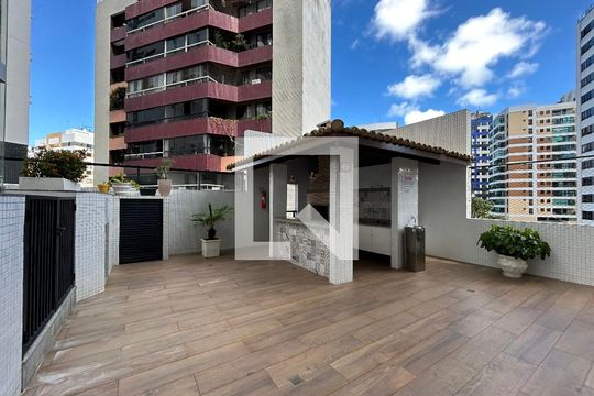 Apartamento para alugar com 4 quartos, 197m² em Pituba, Salvador