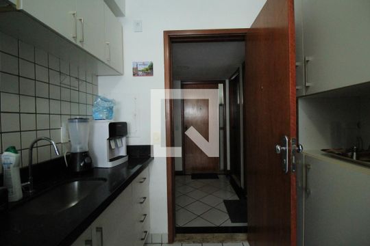 Cozinha e Área de Serviço de apartamento para alugar com 4 quartos, 197m² em Pituba, Salvador