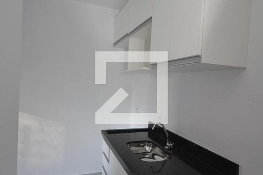 Cozinha de apartamento para alugar com 1 quarto, 26m² em Vila Gustavo, São Paulo