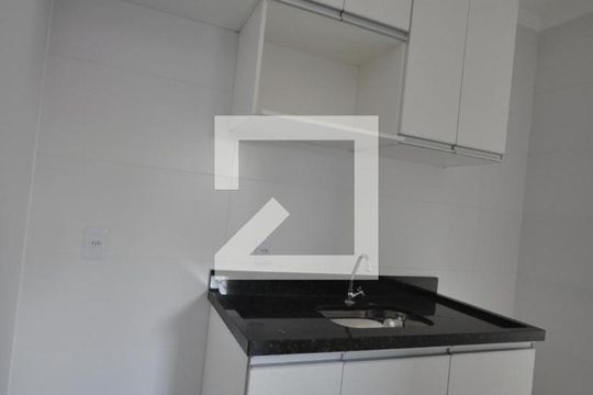 Cozinha de apartamento para alugar com 1 quarto, 26m² em Vila Gustavo, São Paulo
