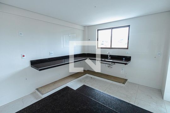Cozinha de apartamento à venda com 4 quartos, 160m² em Santa Rosa, Belo Horizonte