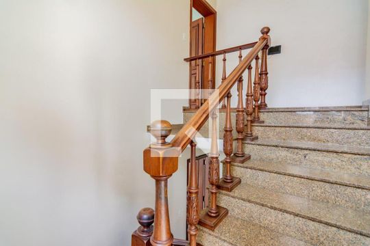 Escada de casa à venda com 5 quartos, 499m² em Vila Ida, São Paulo