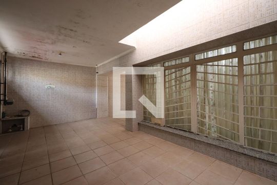Garagem de casa à venda com 5 quartos, 340m² em Tatuapé, São Paulo