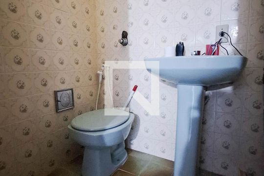 Banheiro da Suíte 2 de casa à venda com 7 quartos, 500m² em Centro, Niterói