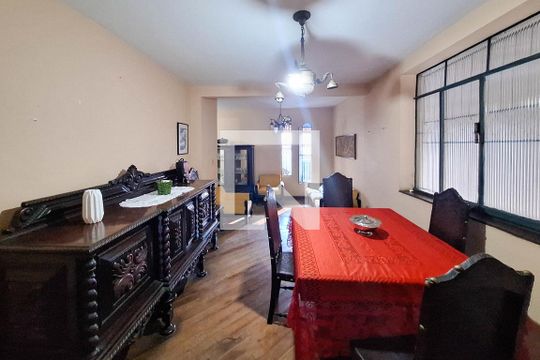 Sala de casa à venda com 7 quartos, 500m² em Centro, Niterói