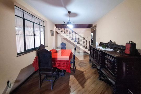 Sala de casa à venda com 7 quartos, 500m² em Centro, Niterói