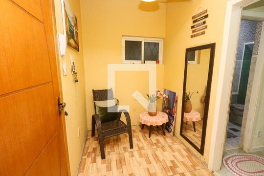 Hall de entrada de apartamento à venda com 2 quartos, 101m² em Azenha, Porto Alegre