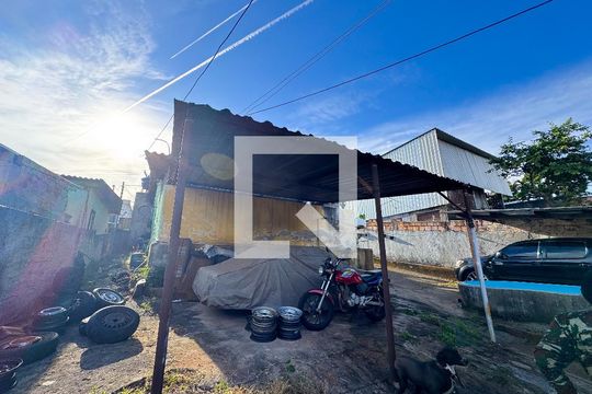 Área Externa de casa à venda com 3 quartos, 400m² em Milionários, Belo Horizonte