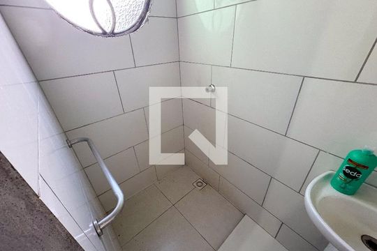 Banheiro de casa à venda com 3 quartos, 400m² em Milionários, Belo Horizonte