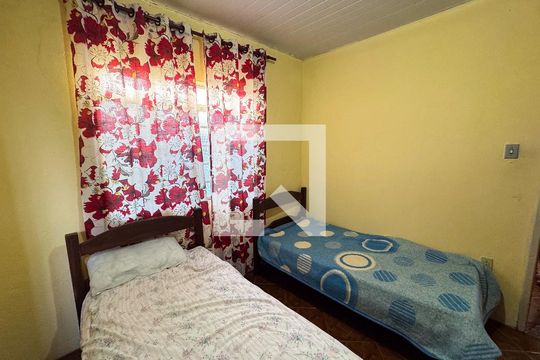 Quarto de casa à venda com 3 quartos, 400m² em Milionários, Belo Horizonte