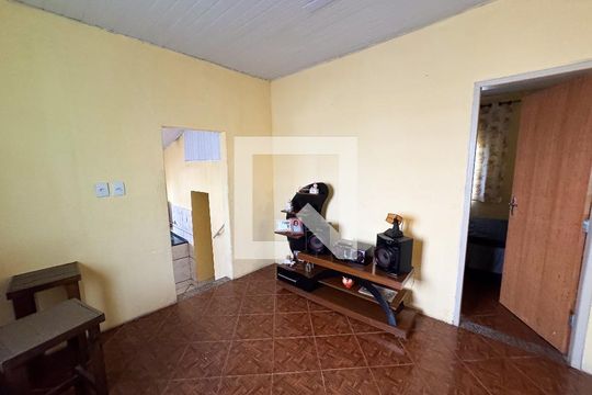 Quarto 2 de casa à venda com 3 quartos, 400m² em Milionários, Belo Horizonte