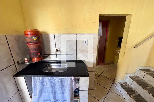 Cozinha de casa à venda com 3 quartos, 400m² em Milionários, Belo Horizonte