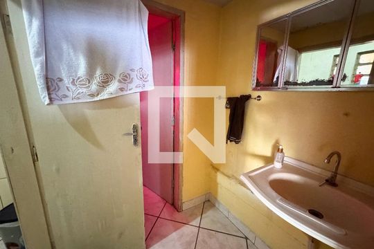 Banheiro de casa à venda com 3 quartos, 400m² em Milionários, Belo Horizonte