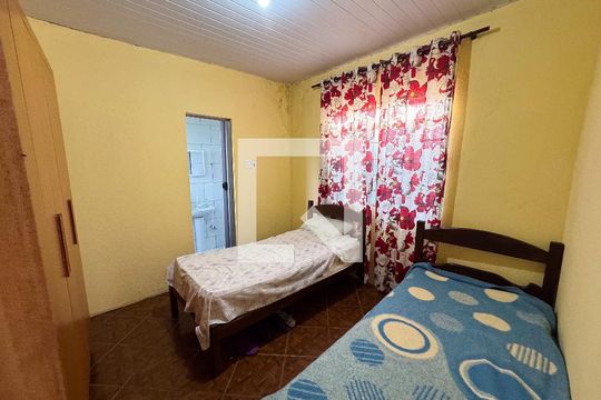 Quarto de casa à venda com 3 quartos, 400m² em Milionários, Belo Horizonte