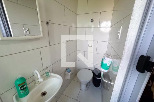 Banheiro de casa à venda com 3 quartos, 400m² em Milionários, Belo Horizonte