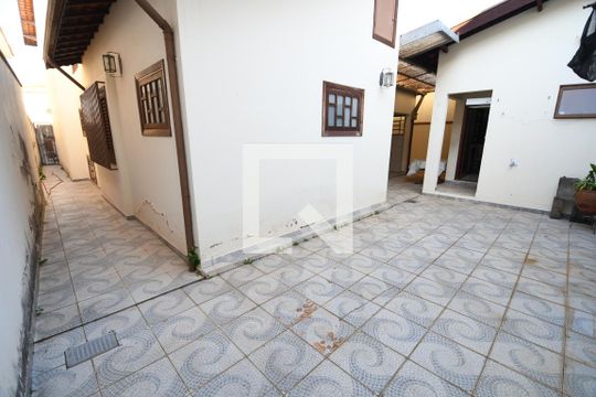 Quintal de casa à venda com 4 quartos, 300m² em Parque Taquaral, Campinas