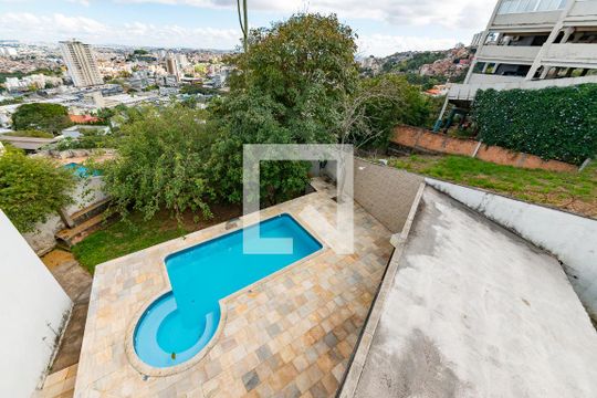 Sala 3 de casa para alugar com 3 quartos, 404m² em Estoril, Belo Horizonte