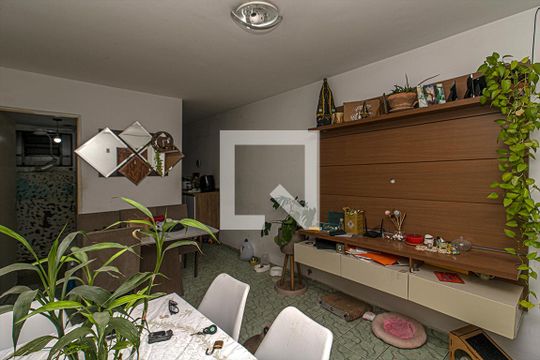 Sala de apartamento à venda com 2 quartos, 45m² em Vila Heliopolis, São Paulo