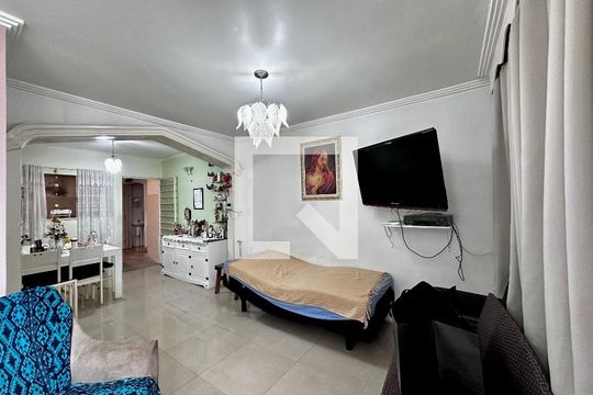 Sala de casa à venda com 3 quartos, 200m² em Campo Belo, São Paulo