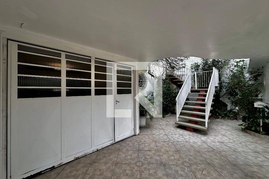 Garagem de casa à venda com 3 quartos, 200m² em Campo Belo, São Paulo
