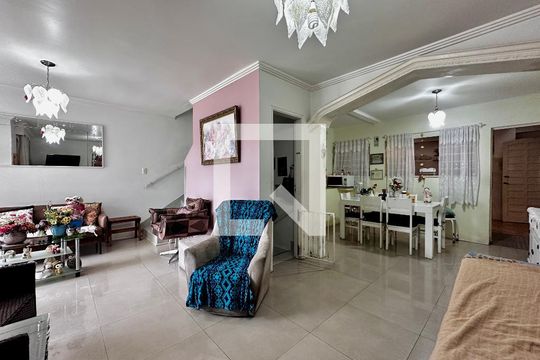 Sala de casa à venda com 3 quartos, 200m² em Campo Belo, São Paulo