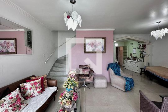 Casa à venda com 3 quartos, 200m² em Campo Belo, São Paulo