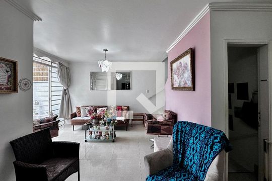 Sala de casa à venda com 3 quartos, 200m² em Campo Belo, São Paulo