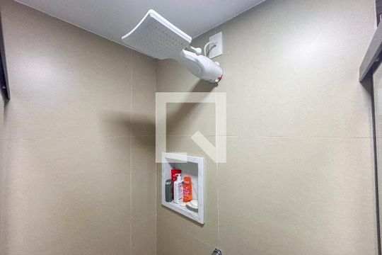 Banheiro de kitnet/studio à venda com 1 quarto, 25m² em Pinheiros, São Paulo