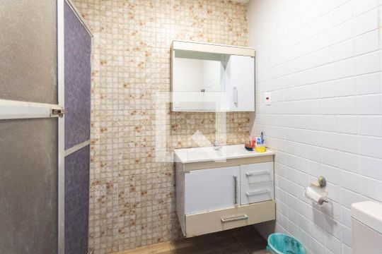 Banheiro de casa à venda com 2 quartos, 65m² em Maracanã, Rio de Janeiro