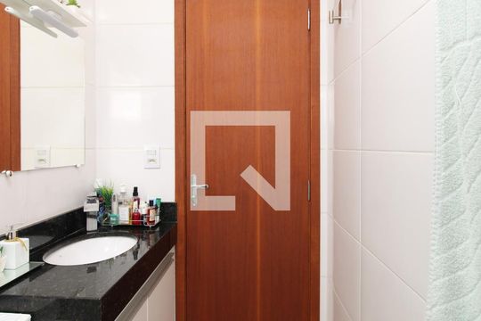 Banheiro de apartamento para alugar com 1 quarto, 32m² em Horto Florestal, São Paulo