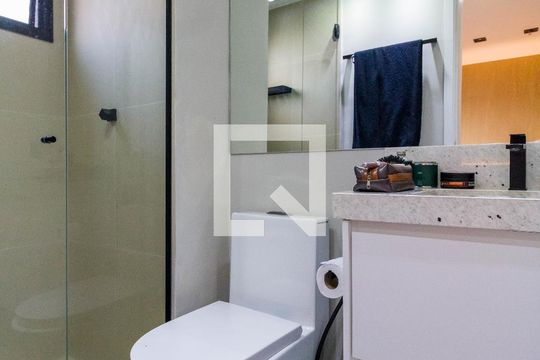 Banheiro de kitnet/studio à venda com 1 quarto, 26m² em Cidade Jardim, São Paulo
