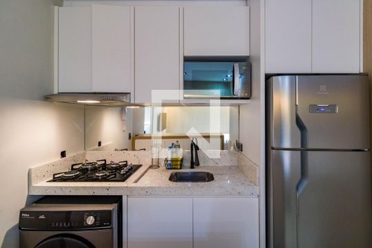 Sala/Cozinha de kitnet/studio à venda com 1 quarto, 26m² em Cidade Jardim, São Paulo