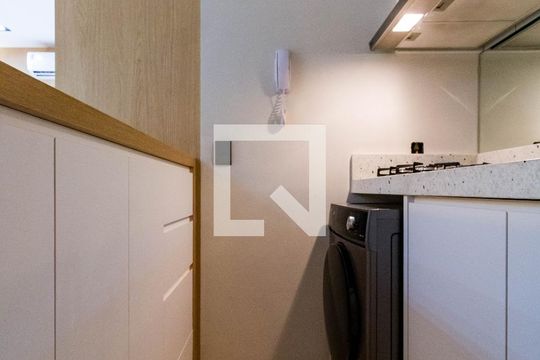 Sala/Cozinha de kitnet/studio à venda com 1 quarto, 26m² em Cidade Jardim, São Paulo