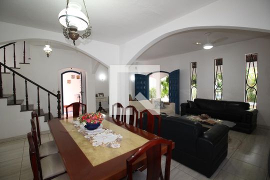 Casa de Condomínio à venda com 4 quartos, 273m² em Jacarepaguá, Rio de Janeiro