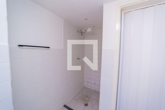 Banheiro de apartamento à venda com 2 quartos, 42m² em Cidade Líder, São Paulo