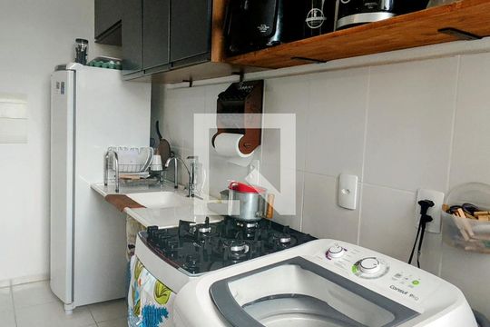 Cozinha de apartamento à venda com 3 quartos, 58m² em Colonial, Contagem