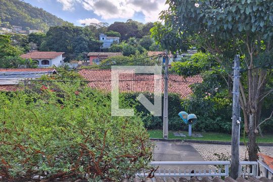 Quarto 1 - Vista de casa à venda com 4 quartos, 334m² em Itaipu, Niterói