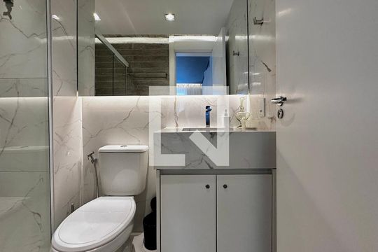Banheiro Suíte de apartamento à venda com 1 quarto, 32m² em Jardim Caravelas, São Paulo