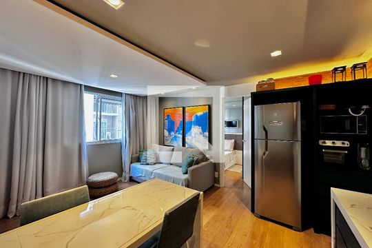 Cozinha de apartamento à venda com 1 quarto, 32m² em Jardim Caravelas, São Paulo